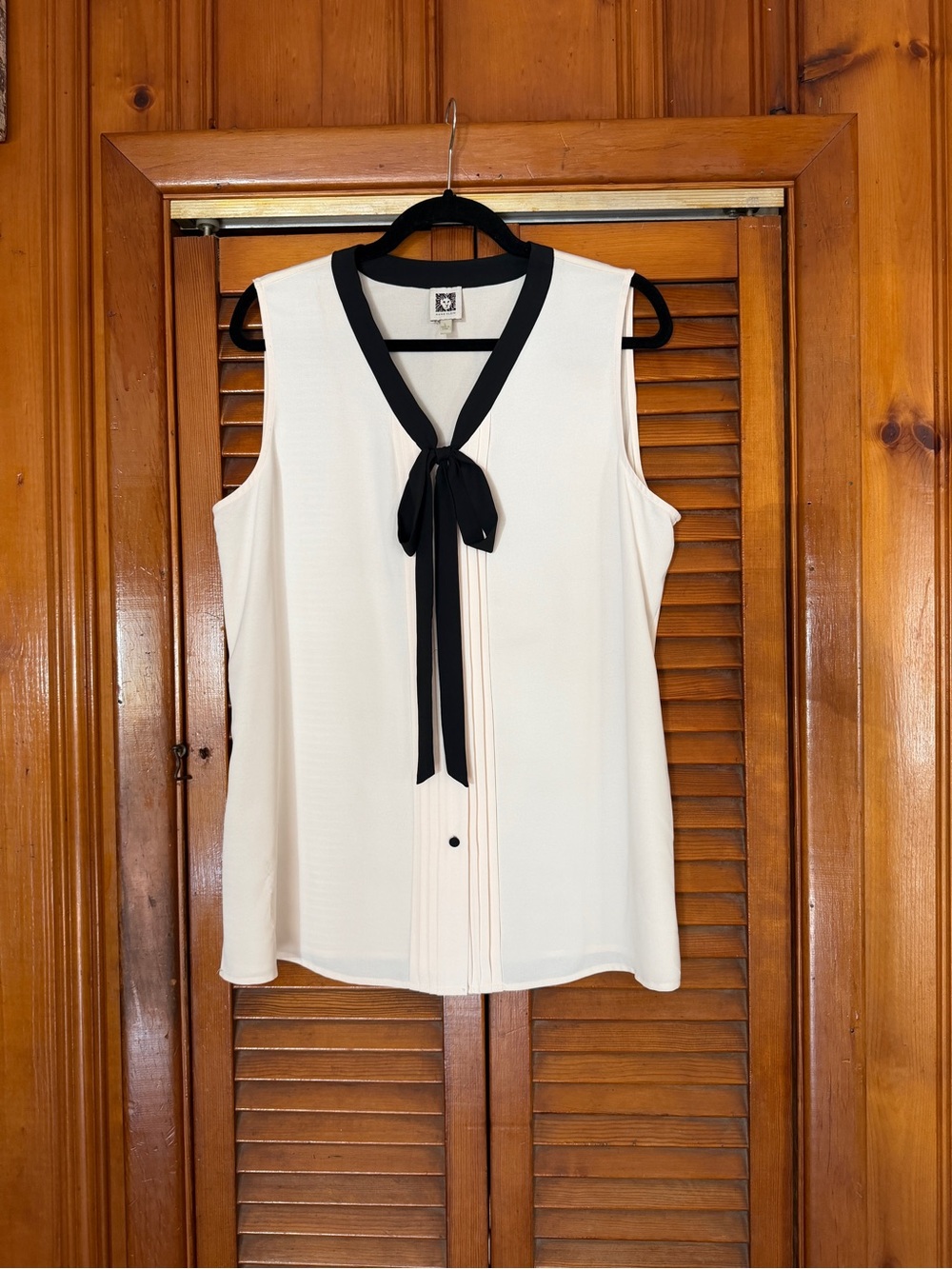Anne Klein Button and Tie Top Sz L